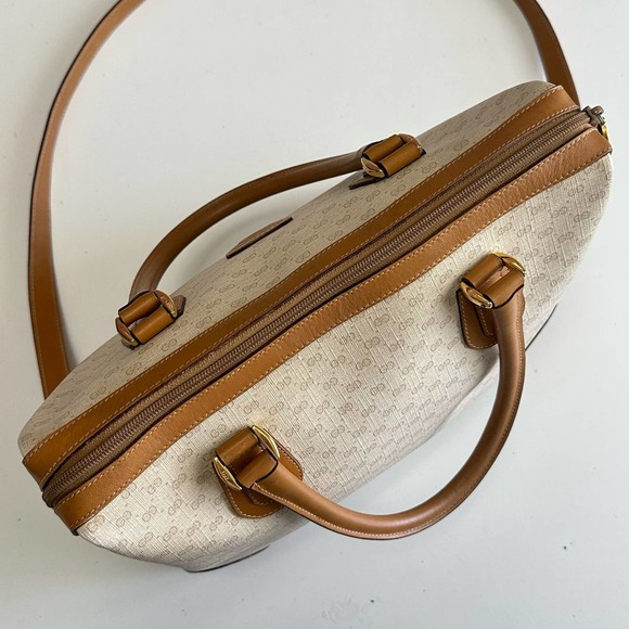 Gucci Cream and Tan Shoulder Bag - Picture 16 of 16
